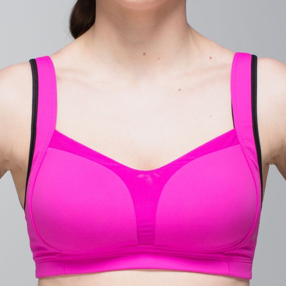 Lululemon Athletica Vibrant Pink Sports Bra size M new with fits C cup